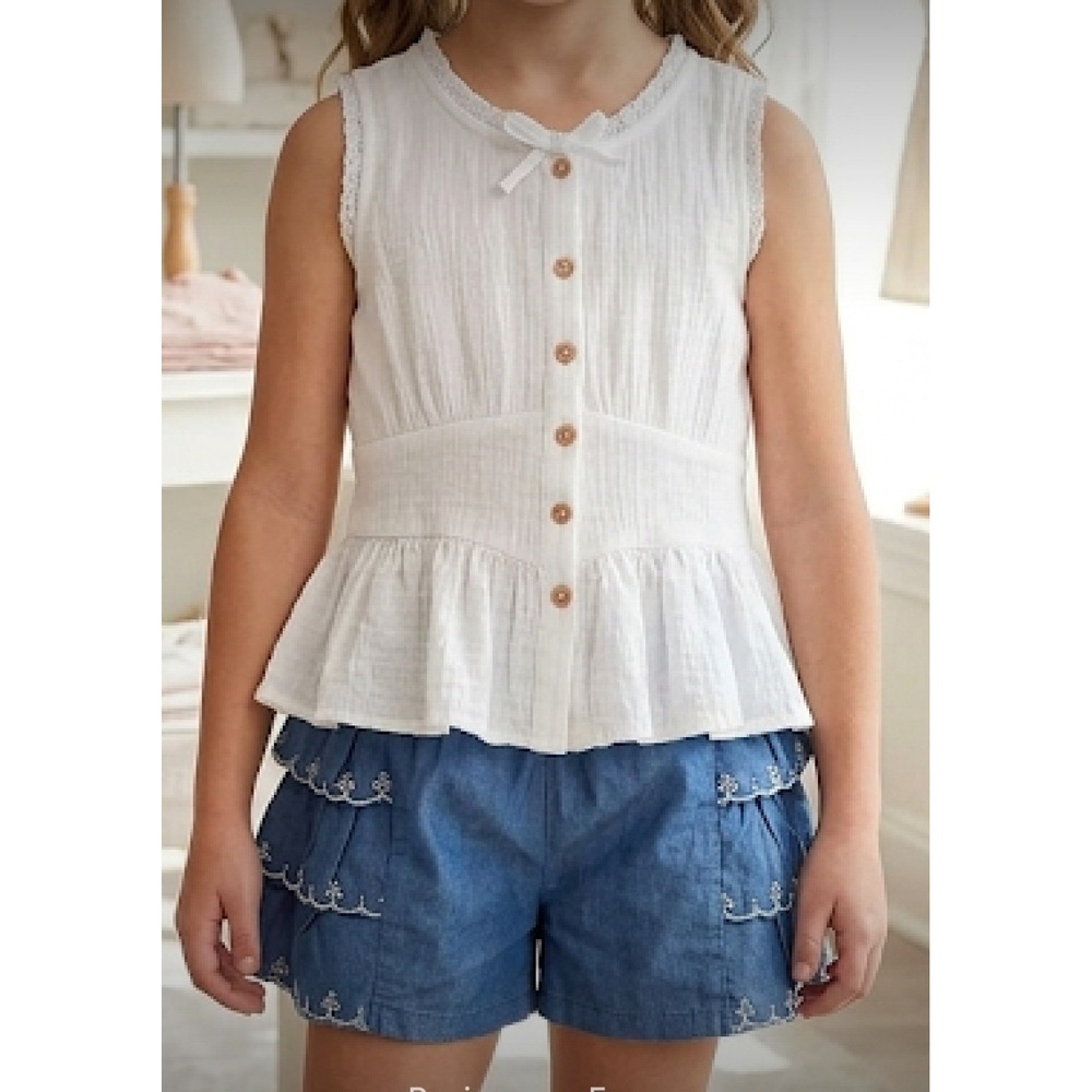 Nanette Lepore Girl 2 Pieces Embroidered Basic Shorts size 8 White And Blue NWT